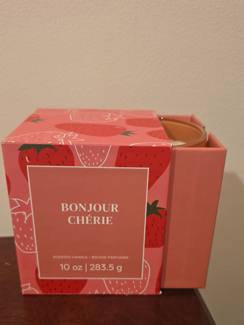 Bonjour Chérie Strawberry Scented Candle - Pink